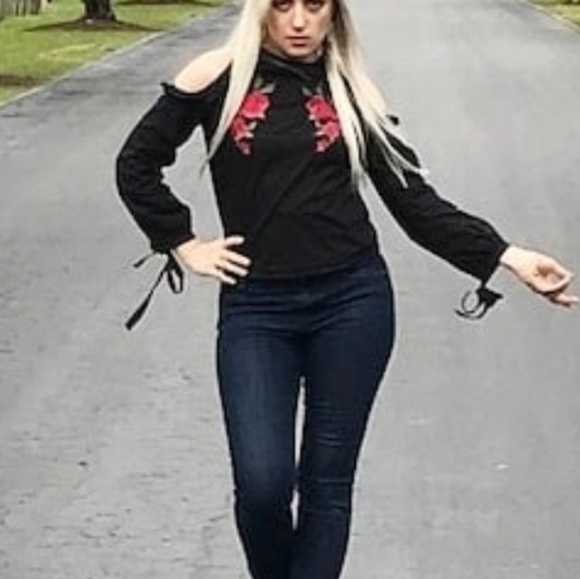 Embroidered Cold Shoulder Black Top Size small - Picture 2 of 8